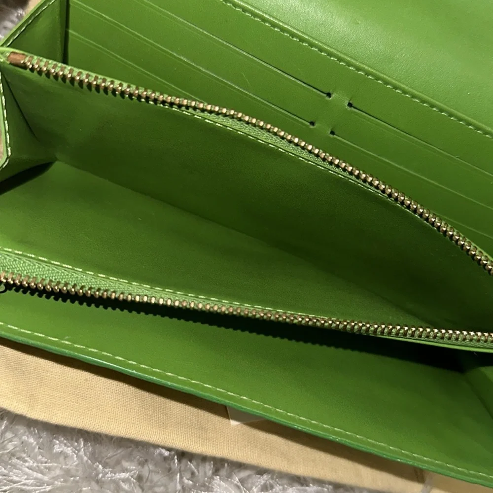 Louis Vuitton Sarah Wallet Monogram Vernis Vert Tonic - Picture 7 of 17